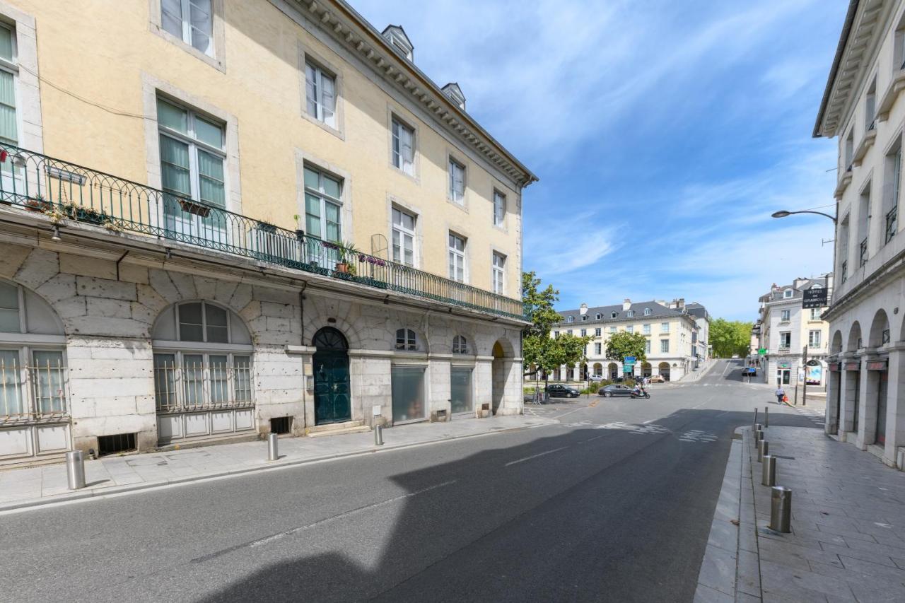 Pau: Superbe Appartement Climatise/Coeur De Ville Buitenkant foto